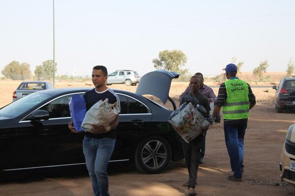 مدنيون في المغرب يجمعون المساعدات لإرسالها للمناطق المنكوبة - سبوتنيك عربي