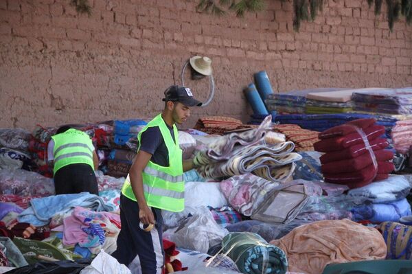 مدنيون في المغرب يجمعون المساعدات لإرسالها للمناطق المنكوبة - سبوتنيك عربي