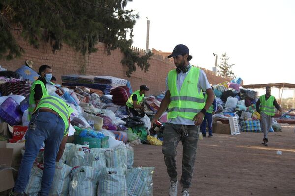 مدنيون في المغرب يجمعون المساعدات لإرسالها للمناطق المنكوبة - سبوتنيك عربي