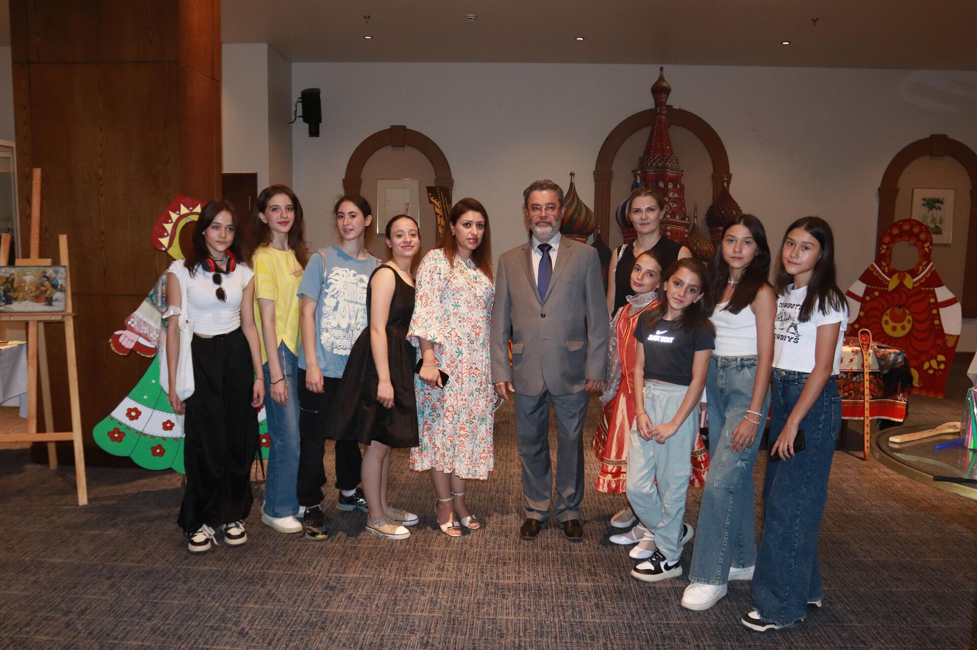 أطفال يصنعون الماتروشكا والبلالايكا دعما للأنشطة الإنسانية في سوريا
 - سبوتنيك عربي, 1920, 22.09.2023