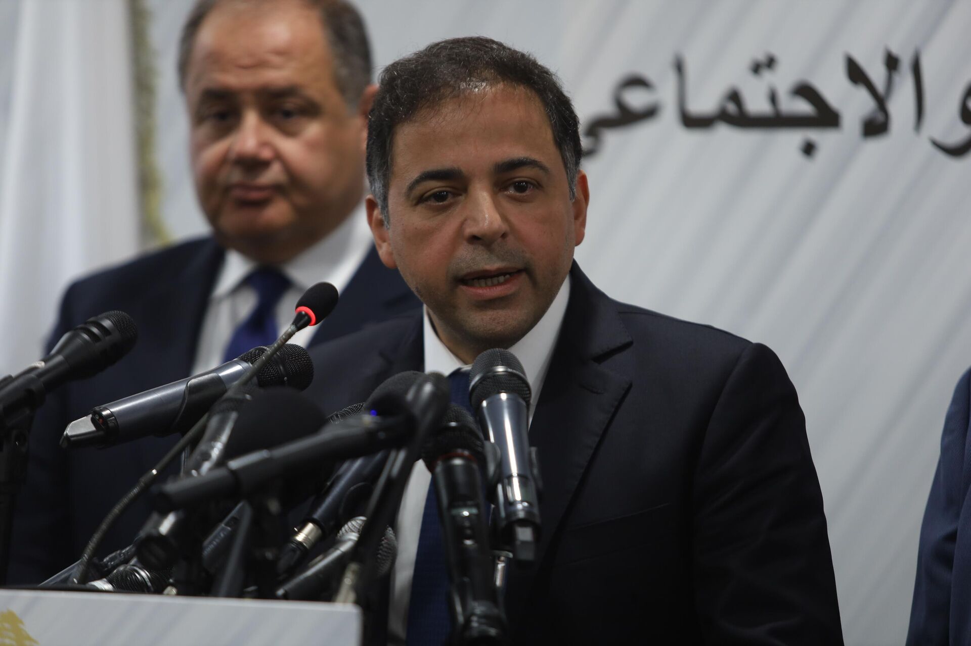 منصوري لن يتم طبع ليرة لتمويل الدولة ونحن نجمد الحالة المادية بانتظار الحلول
 - سبوتنيك عربي, 1920, 28.09.2023