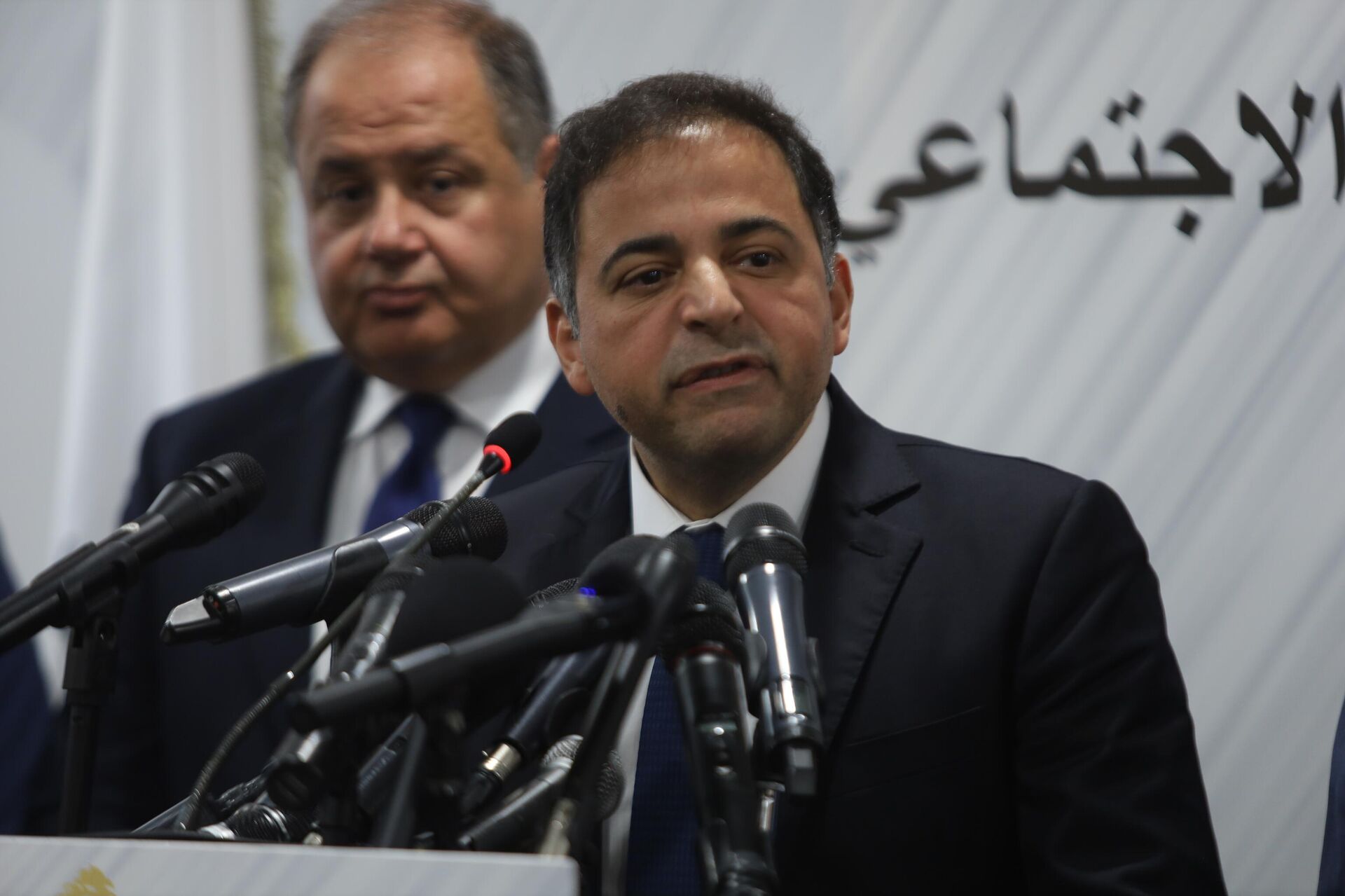 منصوري لن يتم طبع ليرة لتمويل الدولة ونحن نجمد الحالة المادية بانتظار الحلول
 - سبوتنيك عربي, 1920, 28.09.2023