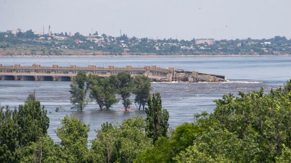 سد على نهر الدنيبر تابع لمحطة كاخوفسكايا للطاقة الكهرومائية دمر بسبب استهدافه من قبل الجيش الأوكراني   - سبوتنيك عربي