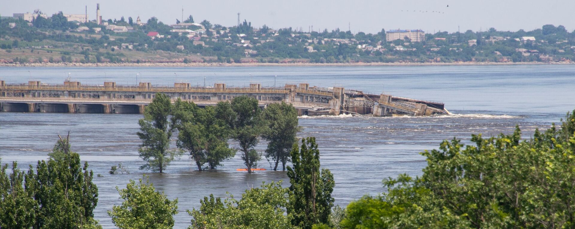 سد على نهر الدنيبر تابع لمحطة كاخوفسكايا للطاقة الكهرومائية دمر بسبب استهدافه من قبل الجيش الأوكراني   - سبوتنيك عربي, 1920, 30.09.2023