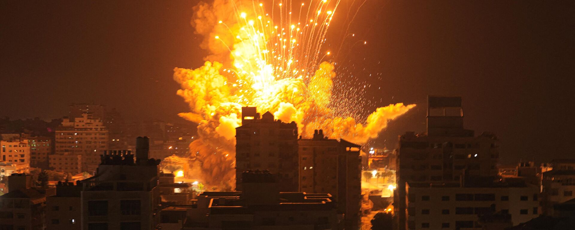 قصف قوات الجيش الإسرائيلي في مدينة غزة، قطاع غزة، فلسطين - سبوتنيك عربي, 1920, 17.10.2023