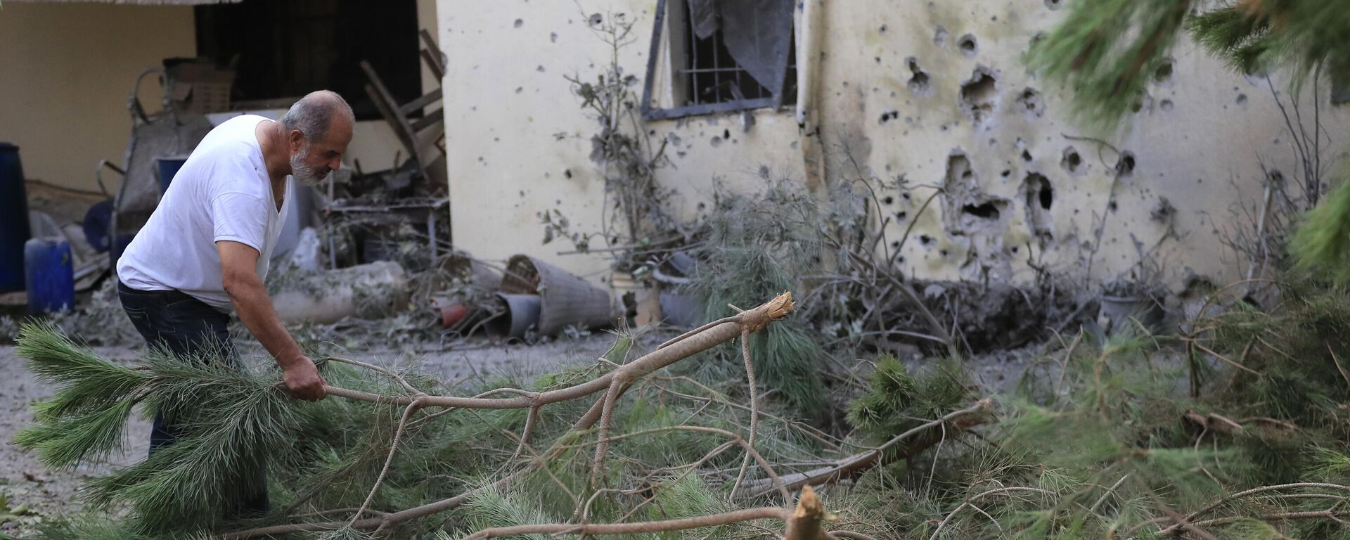 تداعيات القصف المتبادل بين لبنان وإسرائيل، في قرية الظهيرة جنوب لبنان - سبوتنيك عربي, 1920, 30.10.2023