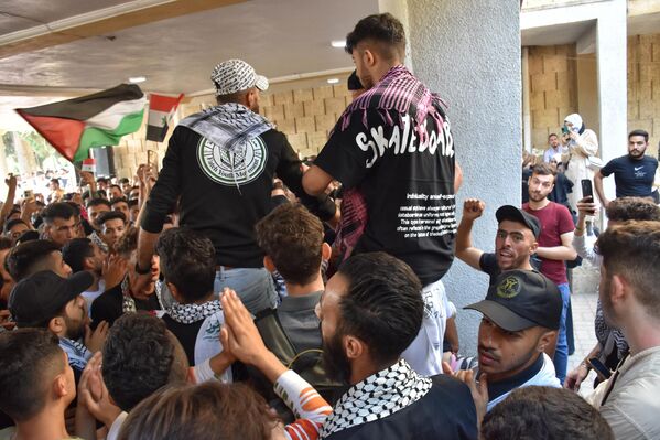 طلاب جامعة حلب يتضامنون مع طوفان الأقصى وينددون بالاحتلال الإسرائيلي
 - سبوتنيك عربي