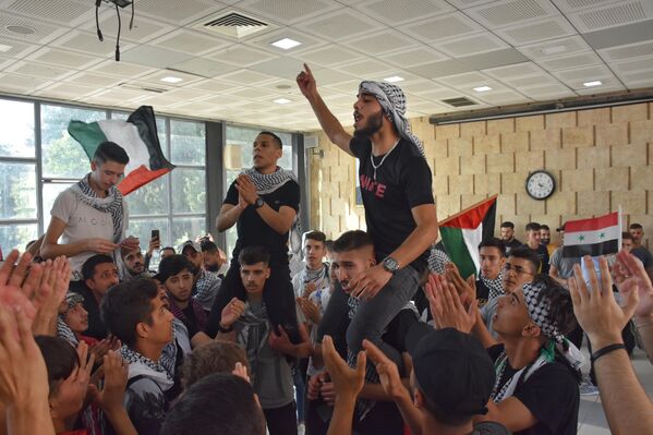 طلاب جامعة حلب يتضامنون مع طوفان الأقصى وينددون بالاحتلال الإسرائيلي
 - سبوتنيك عربي