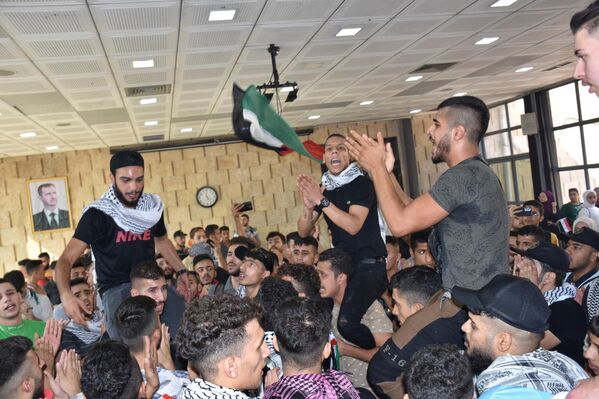 طلاب جامعة حلب يتضامنون مع طوفان الأقصى وينددون بالاحتلال الإسرائيلي
 - سبوتنيك عربي