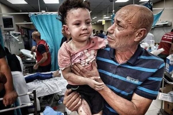 شهداء وجرحى تم نقلهم إلى المستشفى الإندونيسي جراء الغارات الأخيرة على شمال قطاع غزة - سبوتنيك عربي