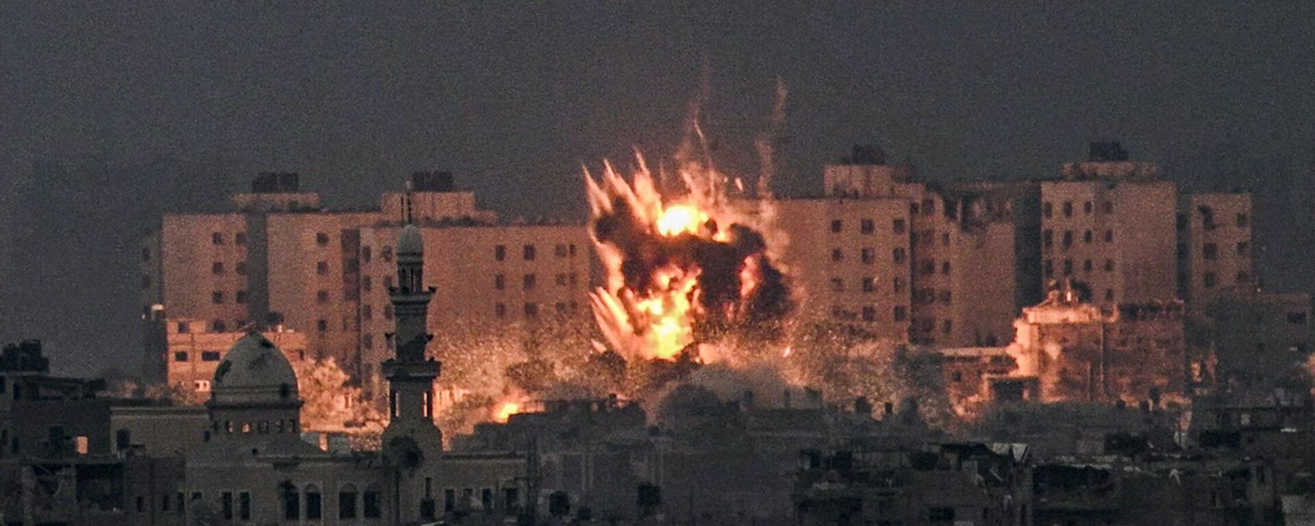 الوضع في قطاع غزة بعد استمرار قصف الطيران الحربي الإسرائيلي  - سبوتنيك عربي, 1920, 26.10.2023
