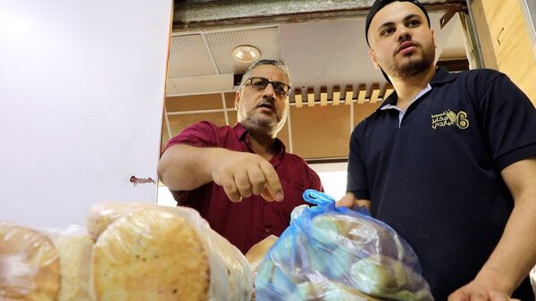 برنامج الأغذية العالمي يحذر من نفاذ مخزون الغذاء في متاجر قطاع غزة خلال 5 أيام وأزمة الخبز تفاقم معاناة الأهالي
 - سبوتنيك عربي