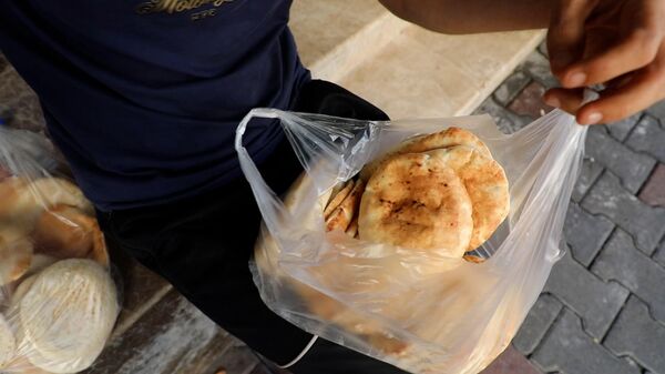 برنامج الأغذية العالمي يحذر من نفاذ مخزون الغذاء في متاجر قطاع غزة خلال 5 أيام وأزمة الخبز تفاقم معاناة الأهالي
 - سبوتنيك عربي