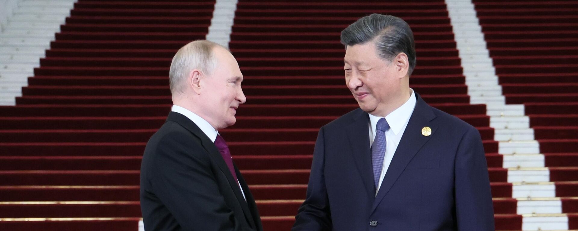 رئيس روسيا فلاديمير بوتين يصل بكين للمشاركة في المنتدى الدولي حزام واحد، طريق واحد، الصين - سبوتنيك عربي, 1920, 15.05.2024