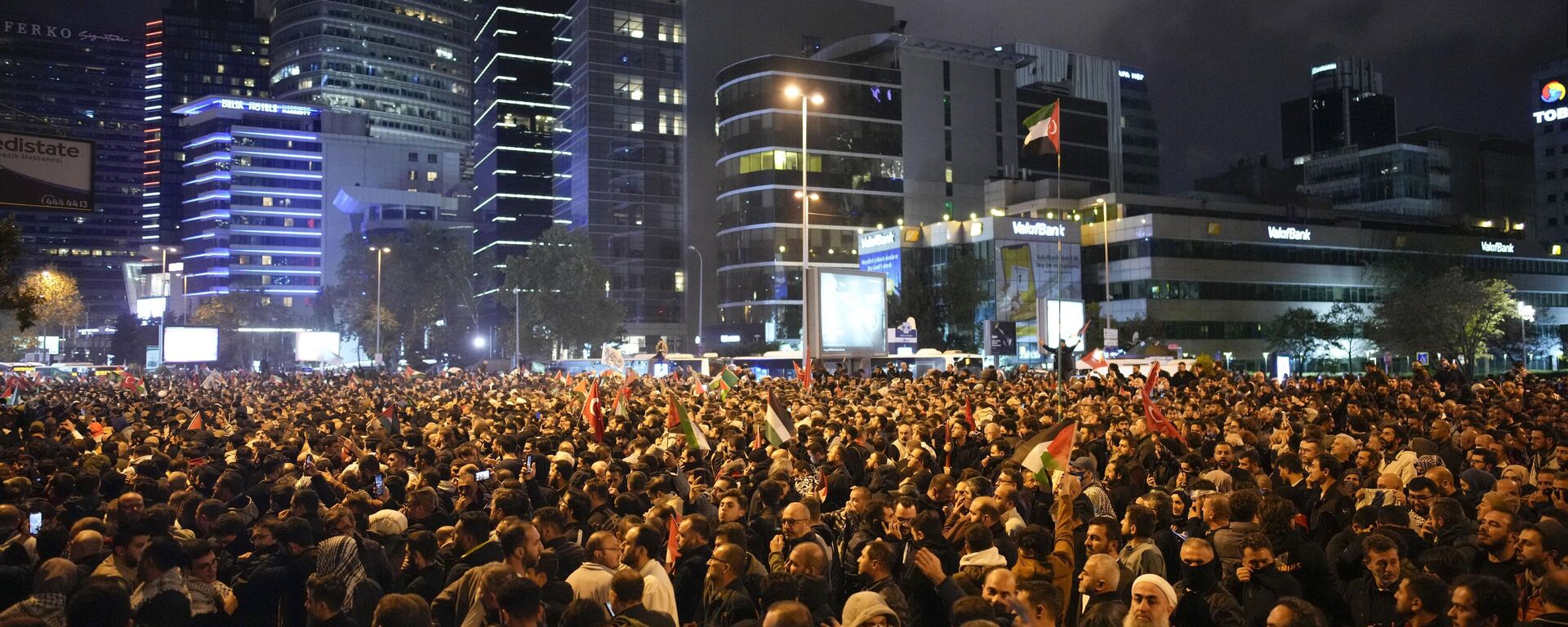 مظاهرات في اسطنبول، تركيا، بعد قصف مستشفى الأهلي العربي (المعمداني) في غزة - سبوتنيك عربي, 1920, 18.10.2023