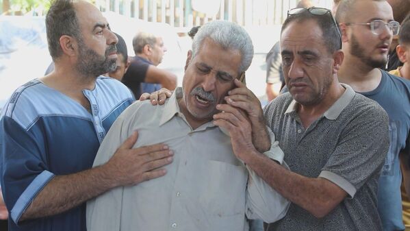 كاميرا &quot;سبوتنيك&quot; ترصد شهادات وآثار القصف على مشفى المعمداني وغزة تشيع جثامين القتلى - سبوتنيك عربي