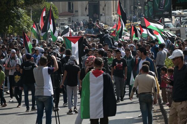 مسيرة غضب تجوب شوارع دمشق تنديدا بالإبادة الإسرائيلية الممنهجة لأهالي غزة
 - سبوتنيك عربي