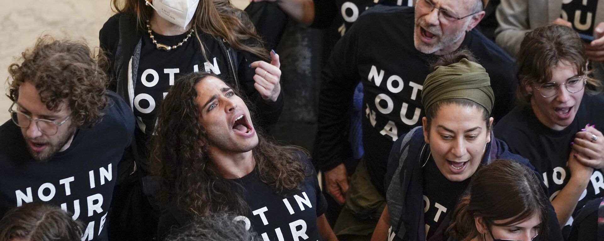 تظاهرة بدعوة من حركة أمريكية يهودية مناصرة للسلام بين إسرائيل والفلسطينيين، في مبنى الكونغرس الأمريكي، واشنطن، الولايات المتحدة - سبوتنيك عربي, 1920, 16.12.2023