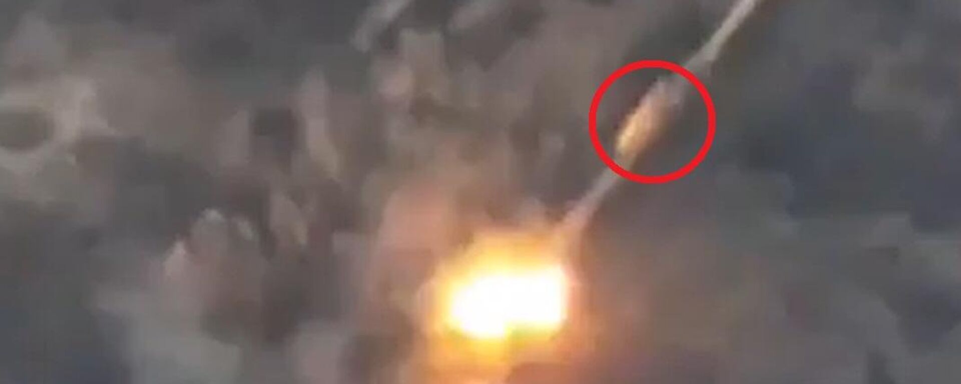 صاروخ روسي يخترق ناقلة جند أوكرانية  - سبوتنيك عربي, 1920, 24.06.2024