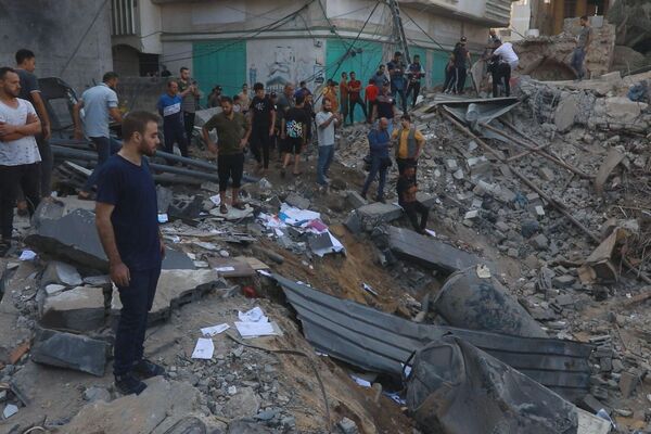مقتل 16 مسيحيا فلسطينيا في قصف كنيسة الروم الأرثوذوكس في غزة. - سبوتنيك عربي