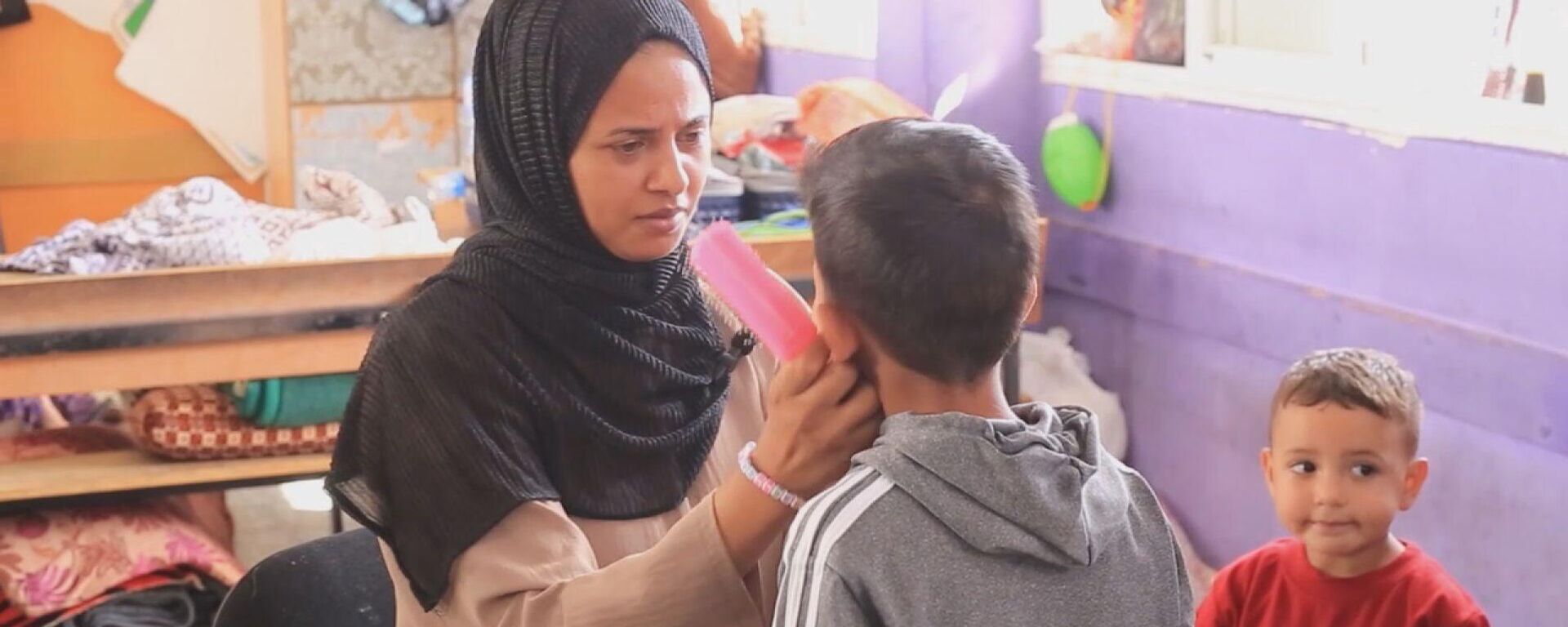 نازحة تروي أهوال طريق النزوح ومعاناة النازحين داخل مراكز الايواء في خانيونس جنوب قطاع غزة
 - سبوتنيك عربي, 1920, 21.10.2023