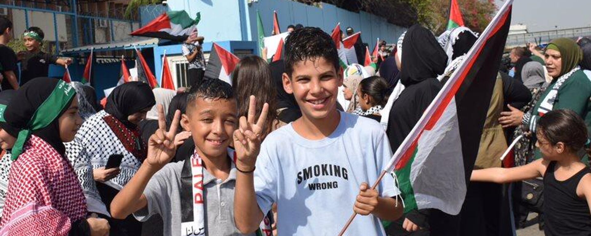 احتجاجًا على تخاذل المنظمات الدولية...اعتصام أمام مقر الأونروا في لبنان - سبوتنيك عربي, 1920, 23.10.2023