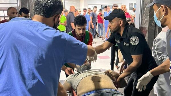 أطباء غزة يجرون الجراحات في ممرات غير مجهزة تحت القصف - سبوتنيك عربي
