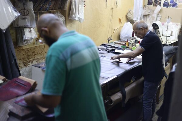 ورشة مجدي الأنصاري في حي البساتين، القاهرة‏، مصر - سبوتنيك عربي