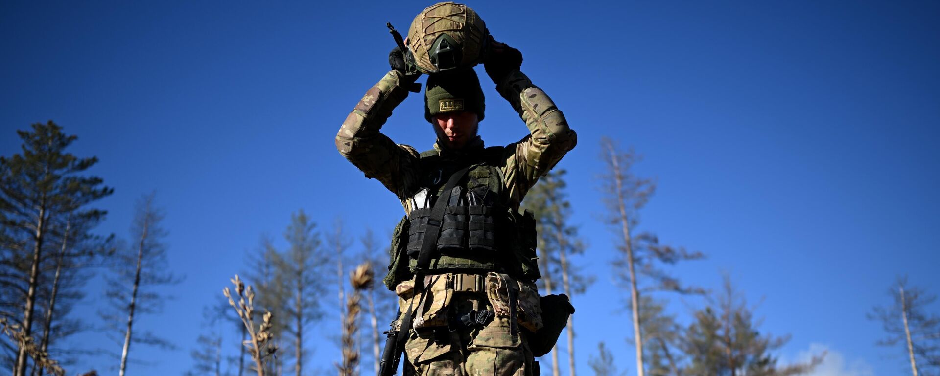 جندي من القوات المسلحة الروسية أثناء التدريب القتالي في أحد ساحات التدريب في منطقة العملية العسكرية الخاصة - سبوتنيك عربي, 1920, 17.02.2026