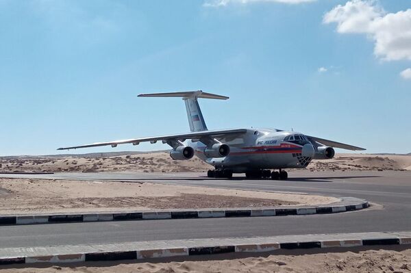 وصول طائرة مساعدات روسية إلى مطار العريش لتوجيهها إلى غزة - سبوتنيك عربي