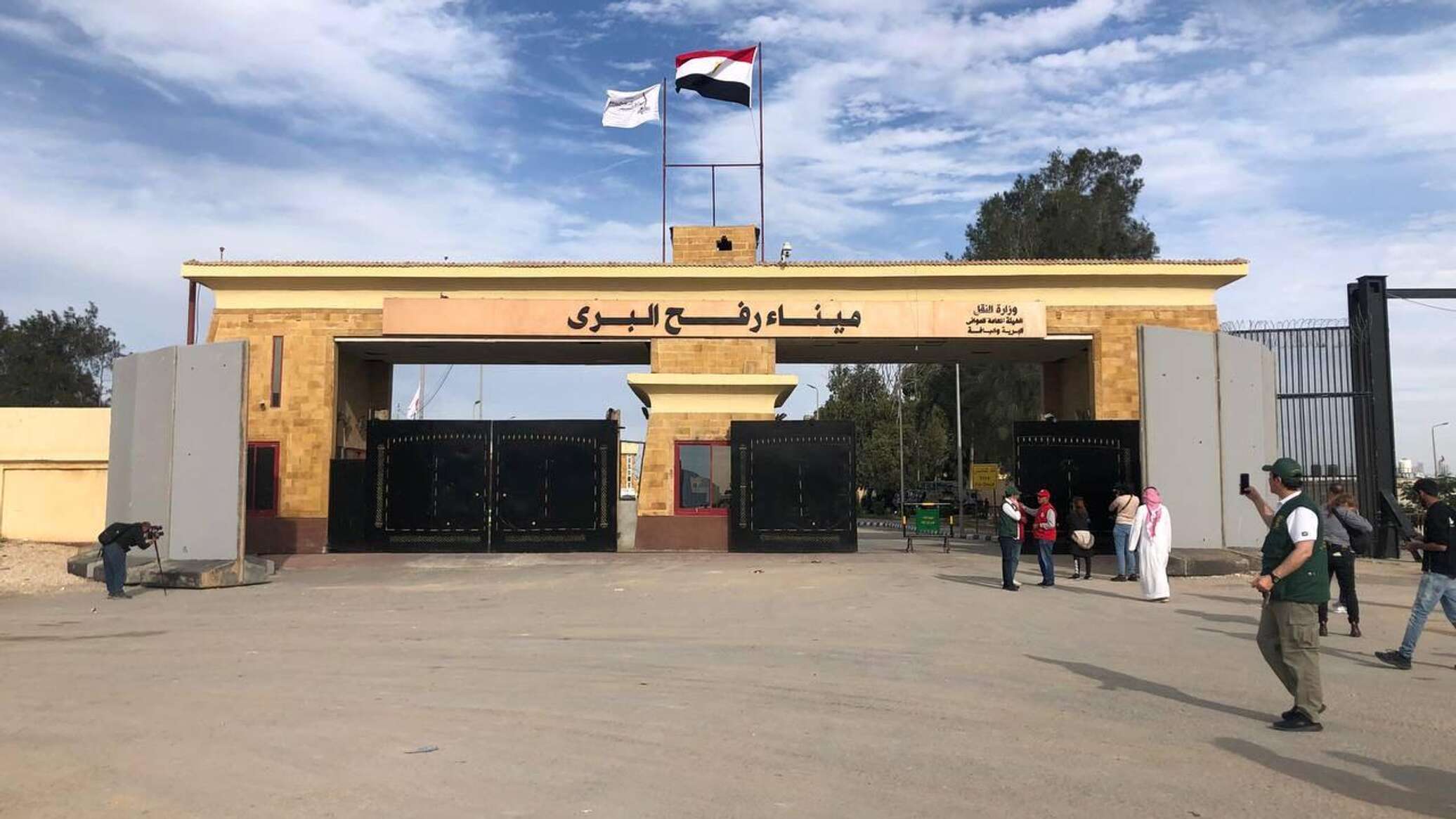 مصر تؤكد ضرورة الحصول على موافقات مسبقة لزيارة المناطق المحاذية لغزة