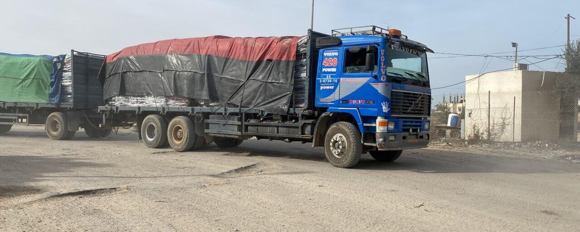 الهلال الأحمر الفلسطيني يعلن انطلاق 61 شاحنة مساعدات إلى قطاع غزة - سبوتنيك عربي, 1920, 03.05.2024