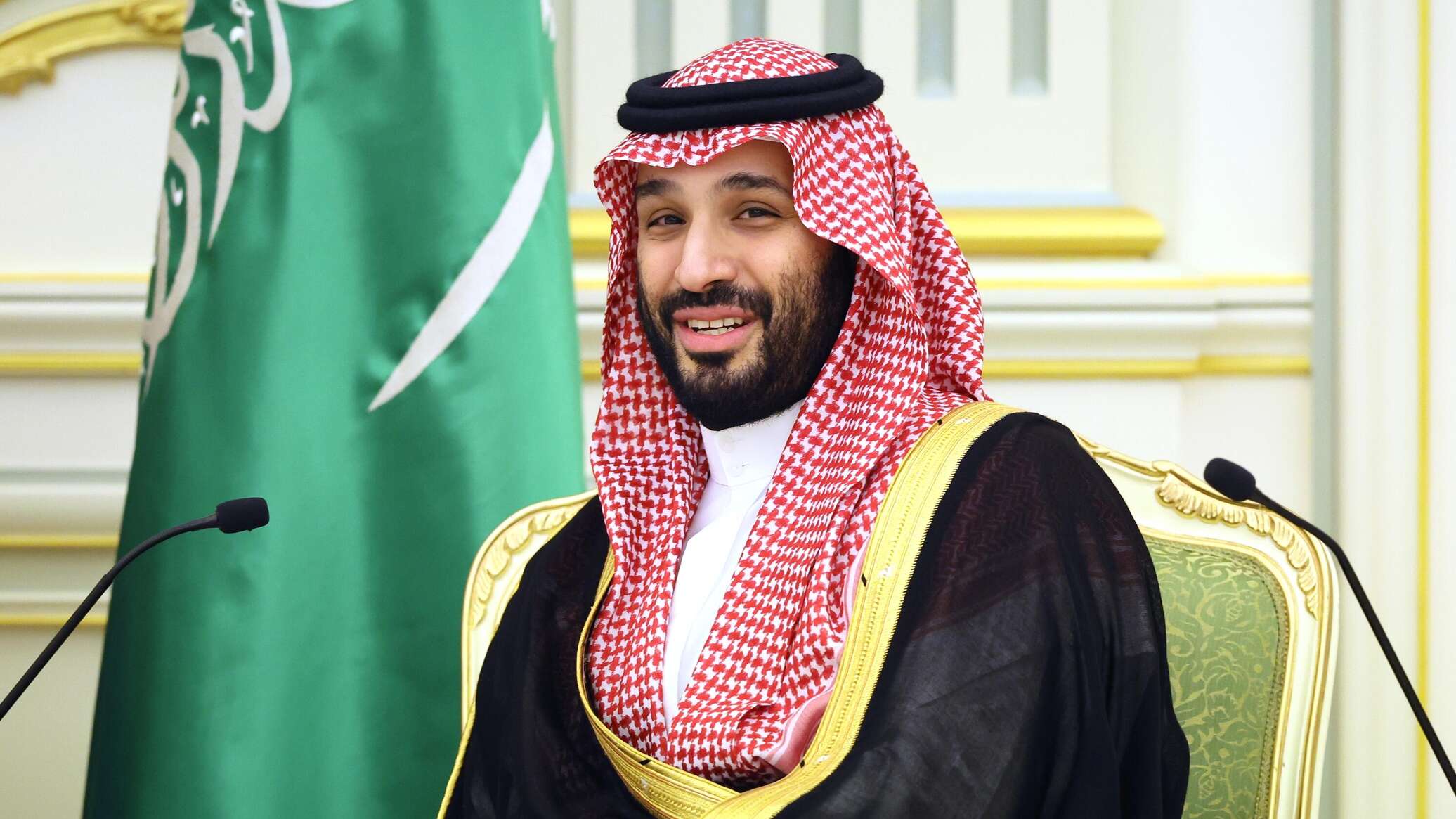 ابن سلمان وبزشكيان يؤكدان مواصلة تعزيز التعاون بين السعودية وإيران