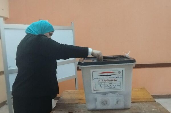 استمرار توافد المصريين في القاهرة الكبرى لانتخاب الرئيس القادم - سبوتنيك عربي