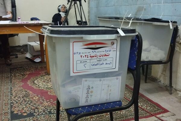 إقبال شديد على مراكز اقتراع القاهرة في اليوم الثاني من انتخابات الرئاسة المصرية - سبوتنيك عربي
