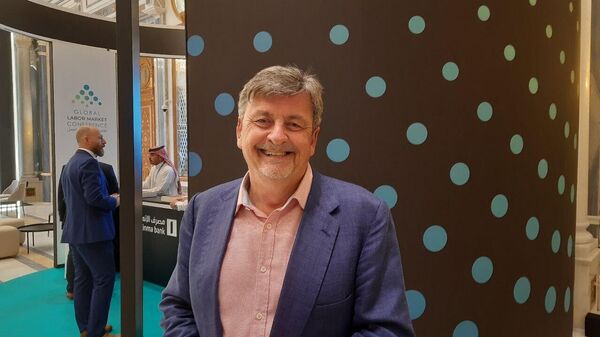  أندرو بارنز صاحب فكرة العمل 4 أيام في الأسبوع - سبوتنيك عربي