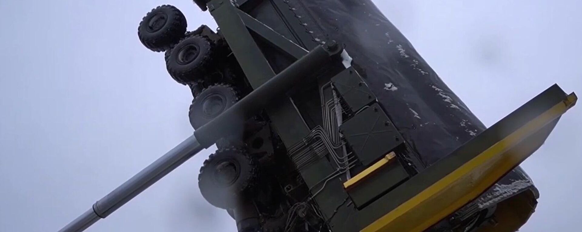 مرحلة إنزال صاروخ ياريس في صومعة الاطلاق مرحلة إنزال صاروخ ياريس في صومعة الاطلاق - سبوتنيك عربي, 1920, 17.12.2023