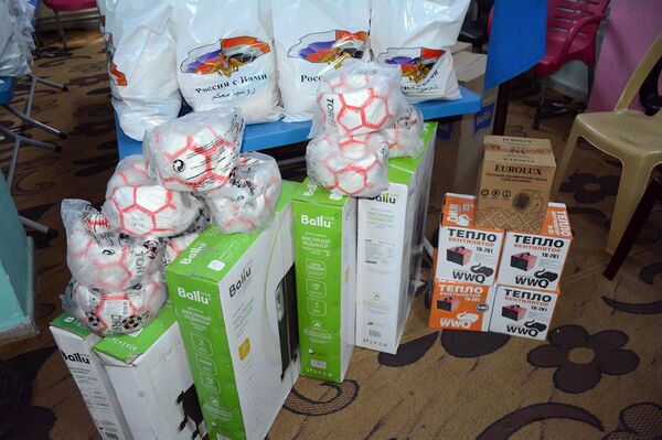 قائد القوات الروسية يحتفل مع أيتام اللاذقية ويقدم لهم هدايا الأعياد قائد القوات الروسية يحتفل مع أيتام اللاذقية ويقدم لهم هدايا الأعياد - سبوتنيك عربي