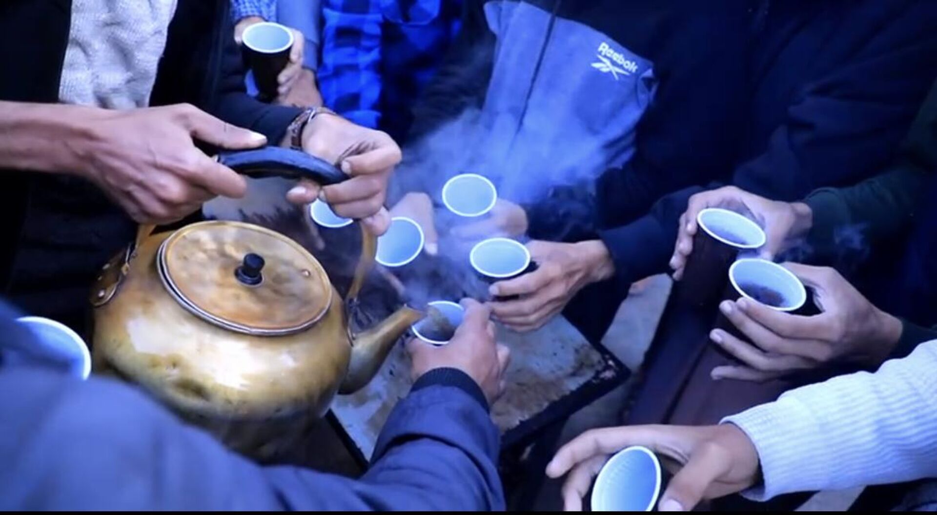 كوب الشاي في قطاع غزة أصبح صعب المنال والنازحون يتوقون للحصول عليه - سبوتنيك عربي, 1920, 18.01.2024