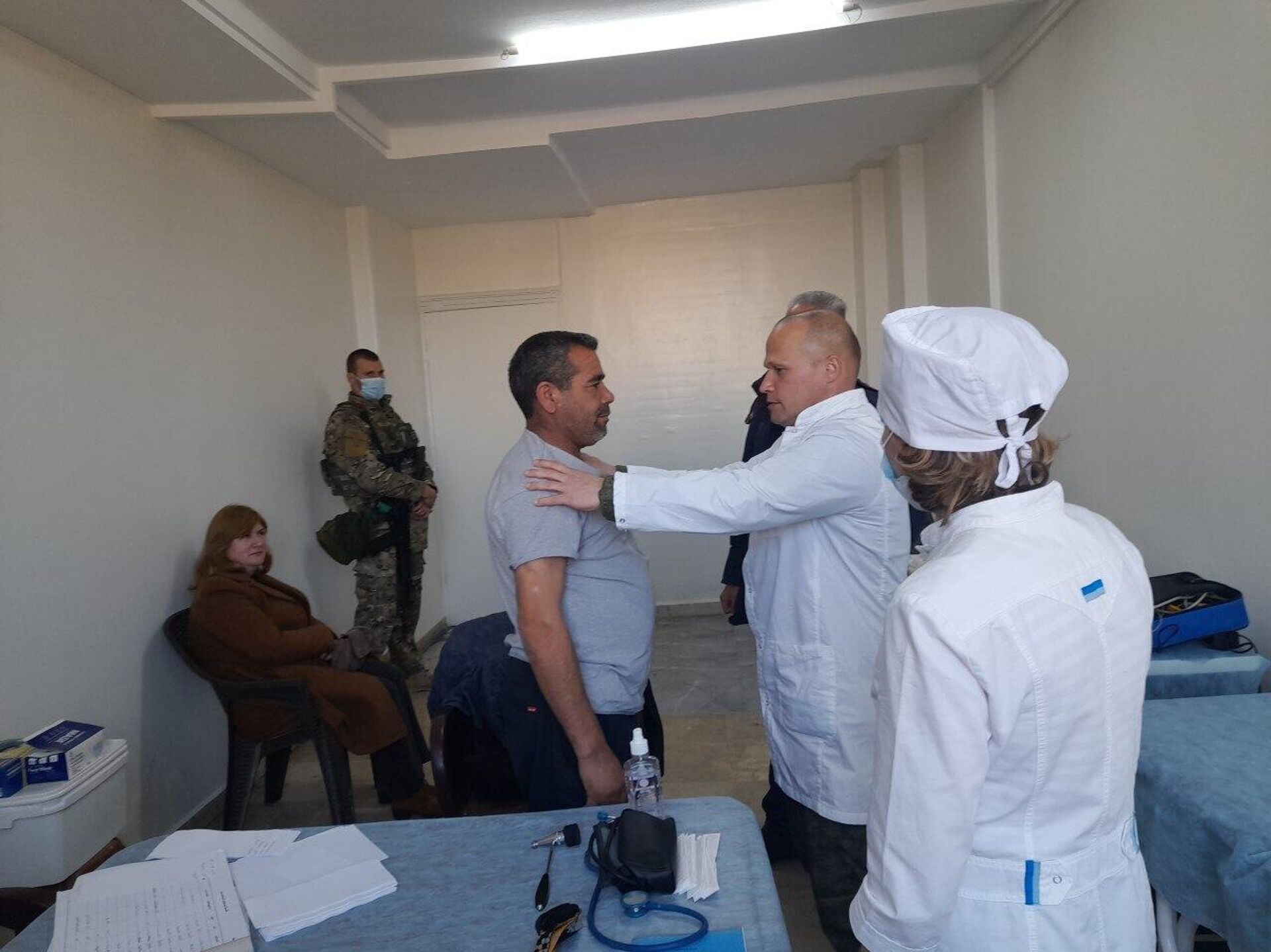 القوات الروسية تباشر تقديم الخدمات الطبية لسكان مدينة الحسكة السورية  - سبوتنيك عربي, 1920, 18.01.2024