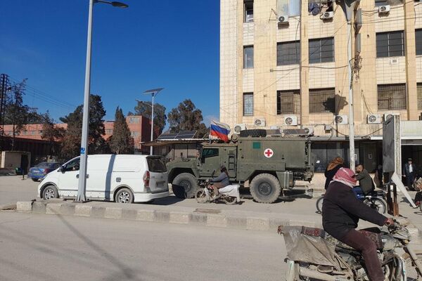 القوات الروسية تباشر تقديم الخدمات الطبية لسكان مدينة الحسكة السورية  - سبوتنيك عربي