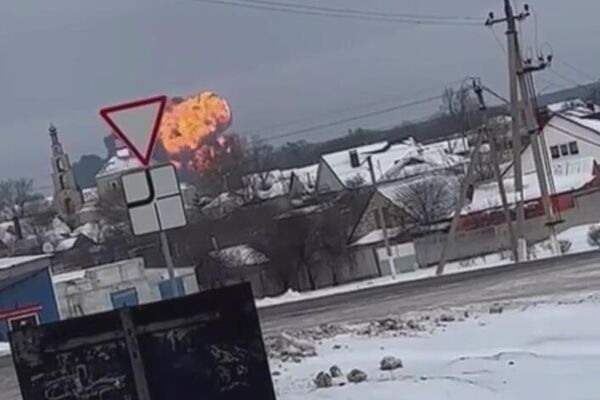 انفجار في موقع تحطم الطائرة إيل-76 في مقاطعة بيلغورود - سبوتنيك عربي