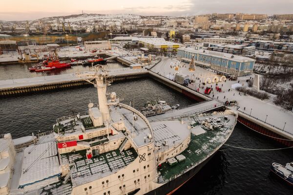 كاسحة الجليد النووية لينين في ميناء مورمانسك - سبوتنيك عربي
