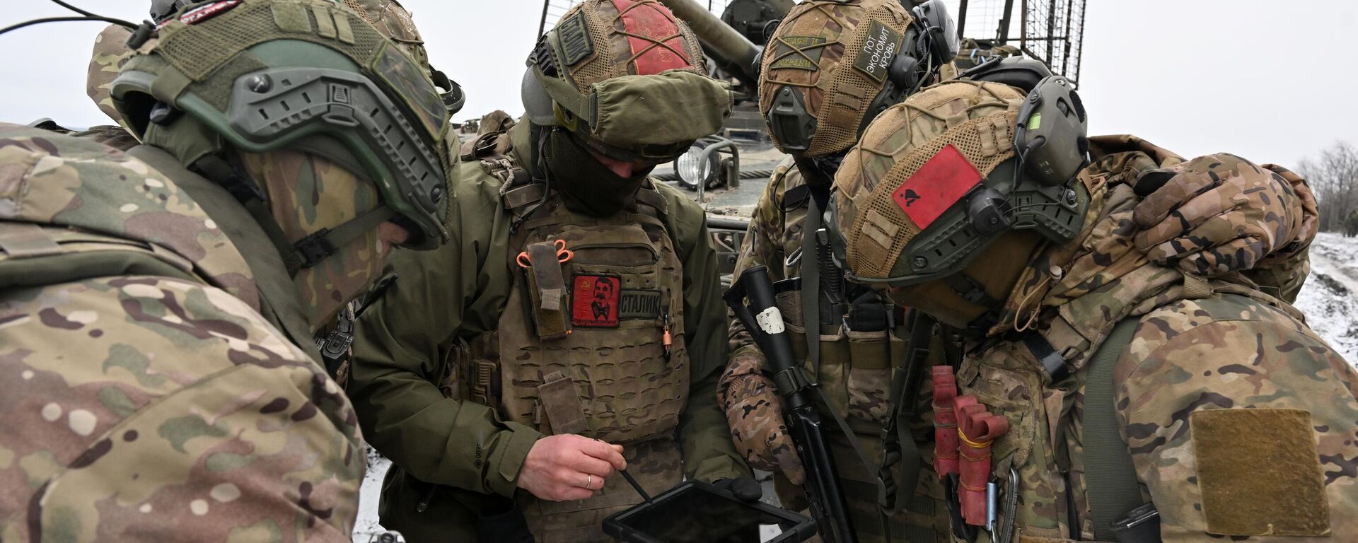 جنود من مفرزة القوات الخاصة التطوعية فيغا يطلقون النار أثناء التدريب القتالي في جمهورية لوغانسك الشعبية، منطقة العملية العسكرية الخاصة. جنود من مفرزة القوات الخاصة التطوعية فيغا يطلقون النار أثناء التدريب القتالي في جمهورية لوغانسك الشعبية، منطقة العملية العسكرية الخاصة. - سبوتنيك عربي, 1920, 10.02.2024