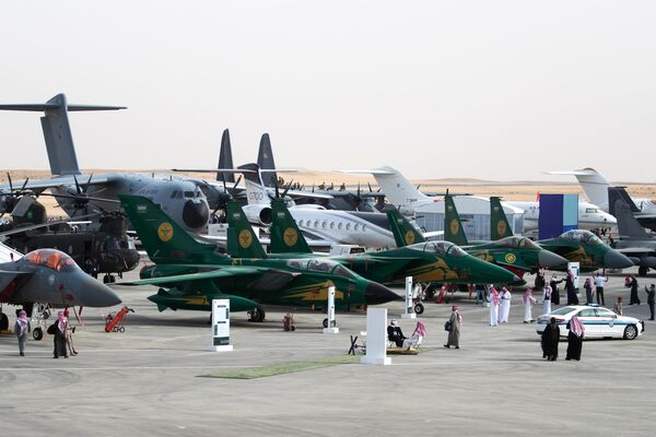 طائرات &quot;بانافيا تورنادو&quot; و&quot;يوروفايتر تايفون&quot; و&quot;ماكدونيل دوغلاس إف-15 سي&quot; التابعة للقوات الجوية الملكية السعودية، في &quot;معرض الدفاع العالمي 2024&quot;، في الرياض. - سبوتنيك عربي