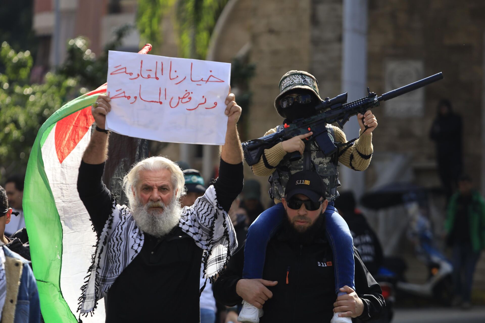 مسيرة تجوب شوارع بيروت احتجاجا على العدوان الإسرائيلي - سبوتنيك عربي, 1920, 11.02.2024