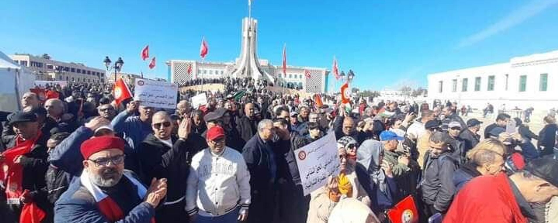 الاتحاد العام التونسي للشغل يحتج للمطالبة باستئناف الحوار الاجتماعي ورفضا لضرب الحق النقابي - سبوتنيك عربي, 1920, 09.08.2025
