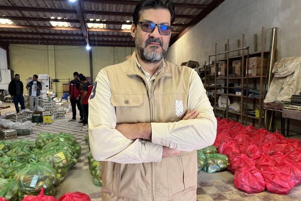 تجهيز السلة الرمضانية في بنغازي - سبوتنيك عربي