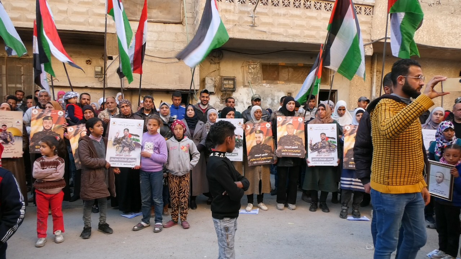 مخيمات اللاجئين الفلسطينيين تنظم وقفة تضامنية مع أهالي غزة - سبوتنيك عربي, 1920, 06.03.2024