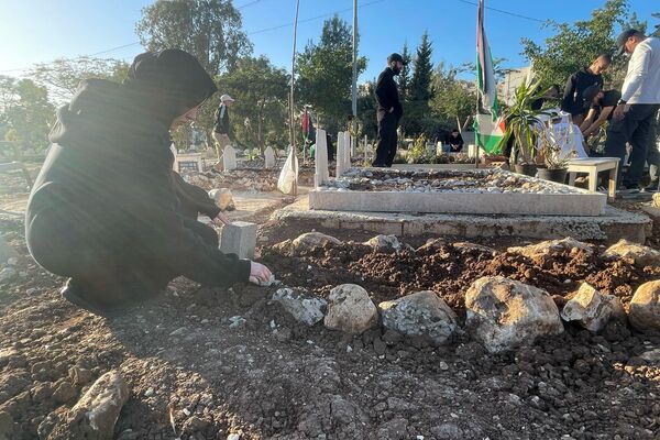 سارة محاميد تفقد والدها وشقيقها برصاص الجيش الإسرائيلي خلال حادثة وثقتها عبر جهازها المحمول    - سبوتنيك عربي